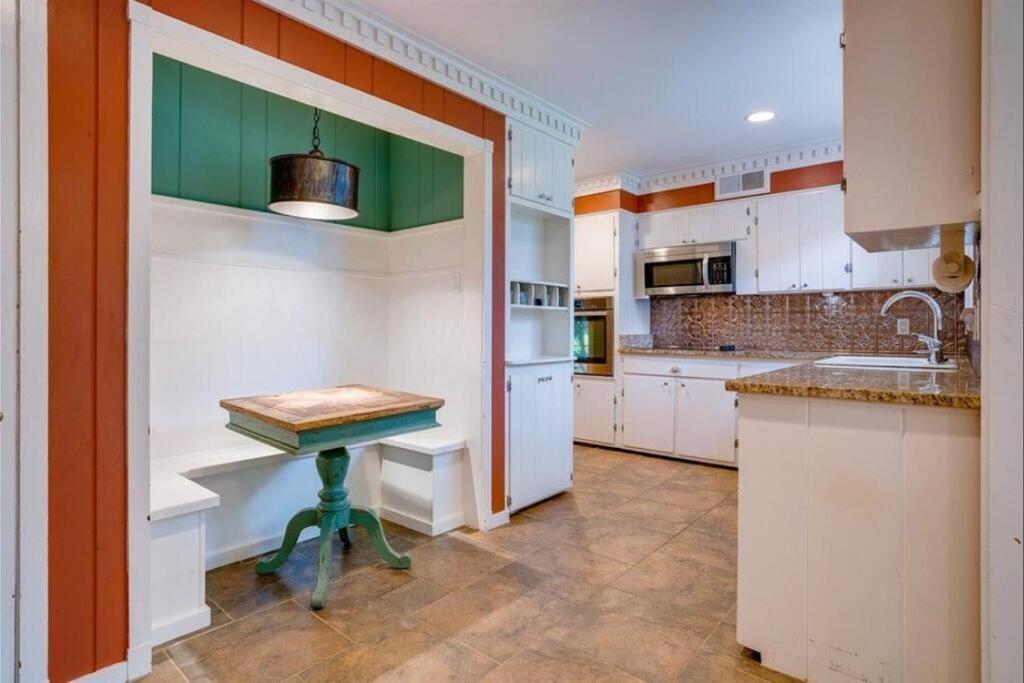 Elegant 6 Bedroom Home In Heart Of Memphis Eksteriør billede